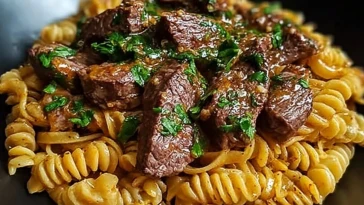 One Pot Creamy Spicy Garlic Butter Steak & Pasta