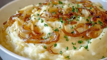Easy Caramelized Onion Mashed Potatoes