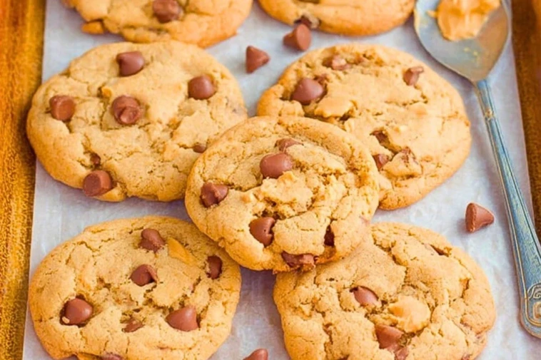 Chocolate Chip and Peanut Butter Chip Cookies
