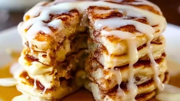 Easy Fluffy Cinnamon Roll Pancakes