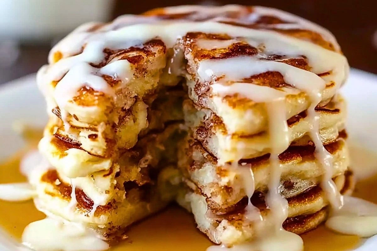 Easy Fluffy Cinnamon Roll Pancakes