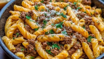 Garlic Butter Pasta with Ground Beef