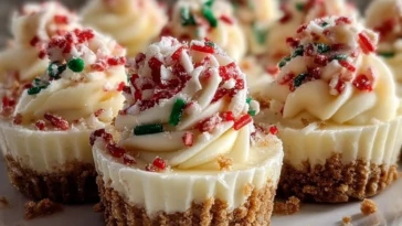 No Bake Christmas Mini Cheesecakes